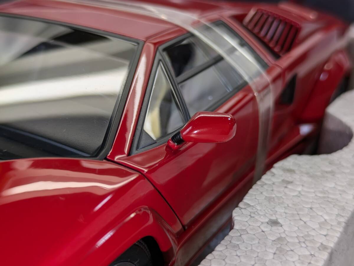 未使用品 オートアート 1/18 ランボルギーニ カウンタック 25th 未使用品 オートアート 1/18 ランボルギーニ カウンタック 25th