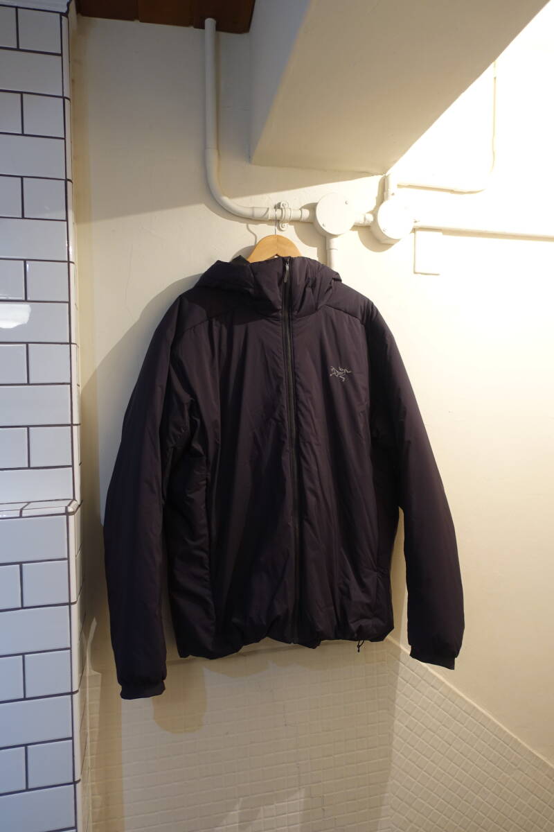 アークテリクス　ARC'TERYX　中綿　ナイロン　ジャケット　新品同様　サイズXL　Atom Heavyweight Hoody M