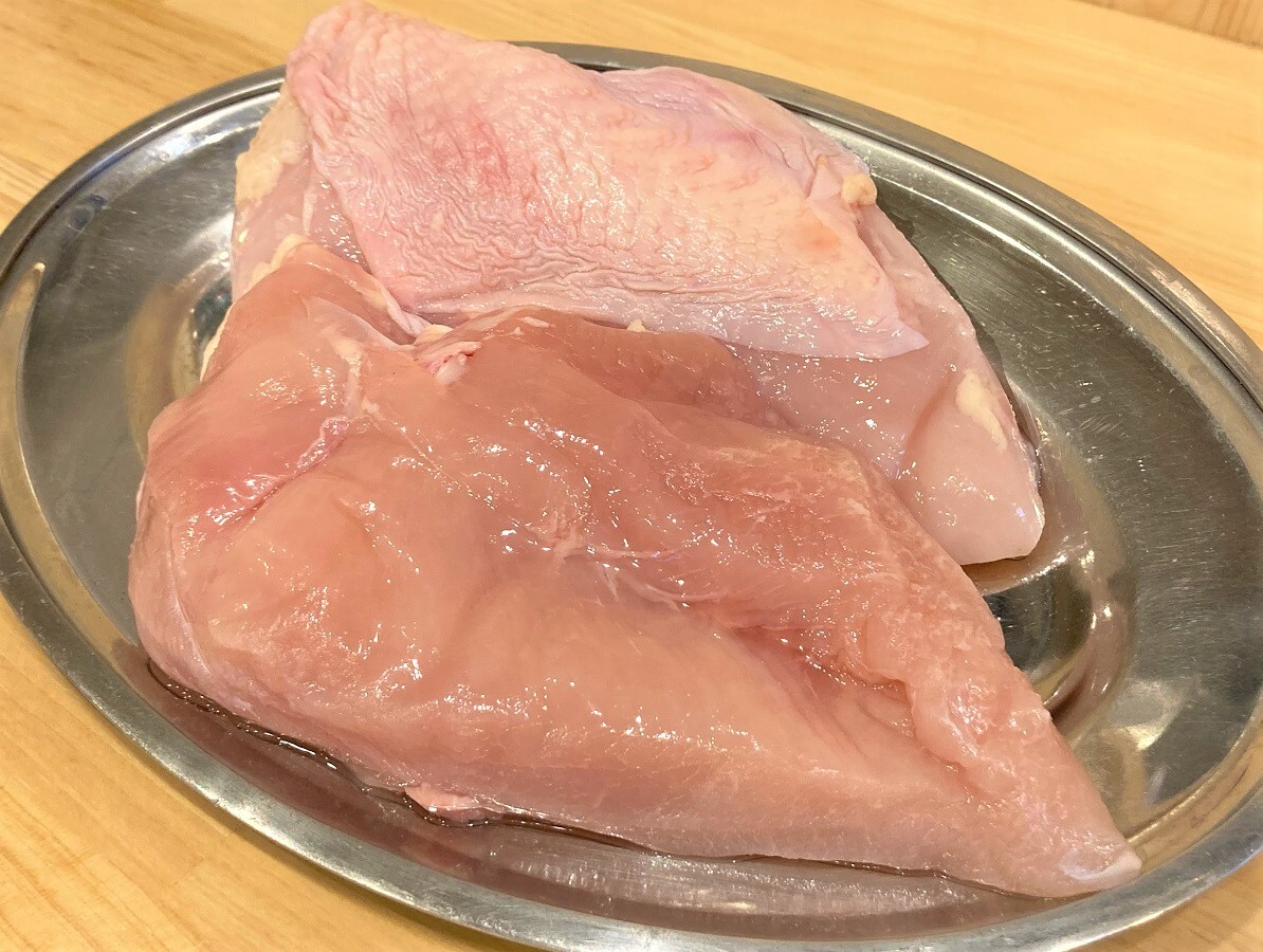 ★國産ハーブ鶏 むね肉 正肉2Ｋ★チルド ※約7～8枚