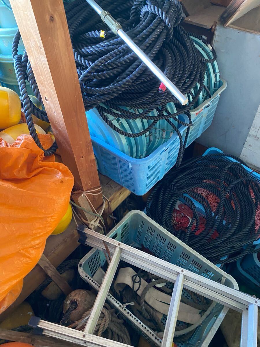 11900円 直接引取限定 定置網漁で使用していた浮 ロープ その他 11900円 直接引取限定 定置網漁で使用していた浮 ロープ その他