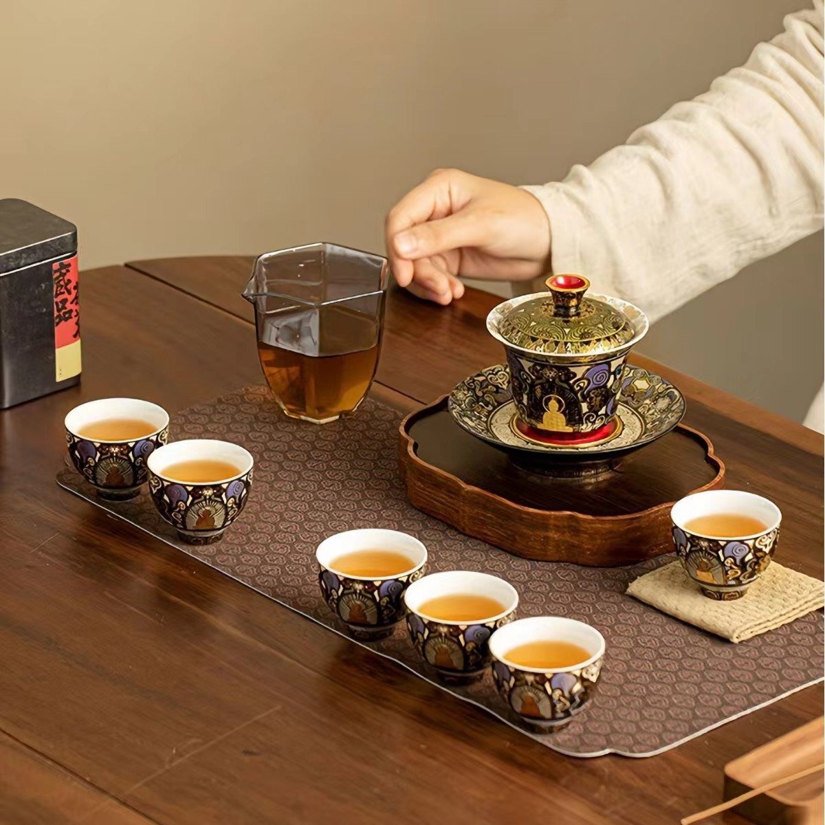 新品敦煌風の黒いタンカ陶器、熱防止の蓋付き碗、工夫茶器セット、 新品敦煌風の黒いタンカ陶器、熱防止の蓋付き碗、工夫茶器セット、