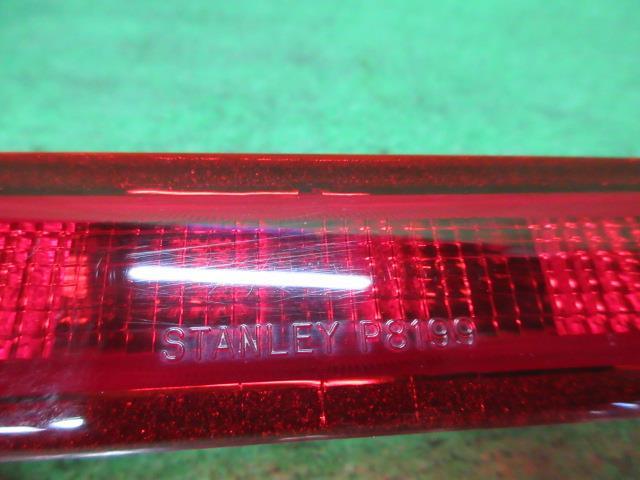 ＡＺワゴン DBA-MJ23S ハイマウントストップランプ XG ZJ3 ブルーイッシュブラックパールIII スタンレー P8199 240689