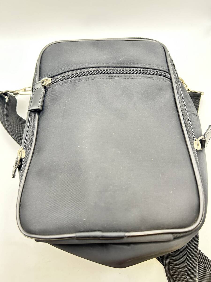 プラダ　PRADA　ショルダーバッグ　スマホショルダーバッグ　ボディーバッグ　エッセンシャルバッグ