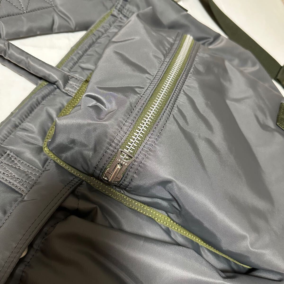 未使用品 23AW sacai×PORTER Delivery Pocket Bag GRAY×KHAKI 未使用品 23AW sacai×PORTER Delivery Pocket Bag GRAY×KHAKI