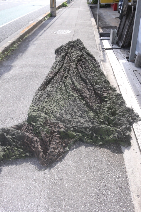沖縄米軍実物 新型偽装網用 補修パーツ 端切れ 1枚 約3m75×2m10 長方形 中古 ギリー用 補修用などに
