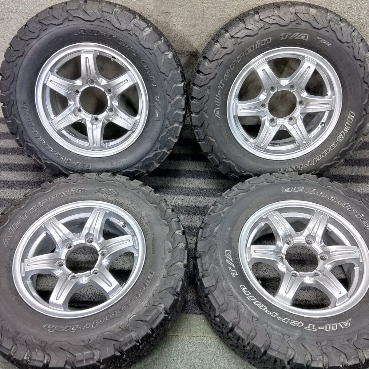 J5T9567■LT 215/75R15 BF Goodrich All-Terrain T/A 社外 6J 6H +35 PCD139.7 ハブ108㎜ バリ溝 夏★条件付送料無料★マッドタイヤ_画像1