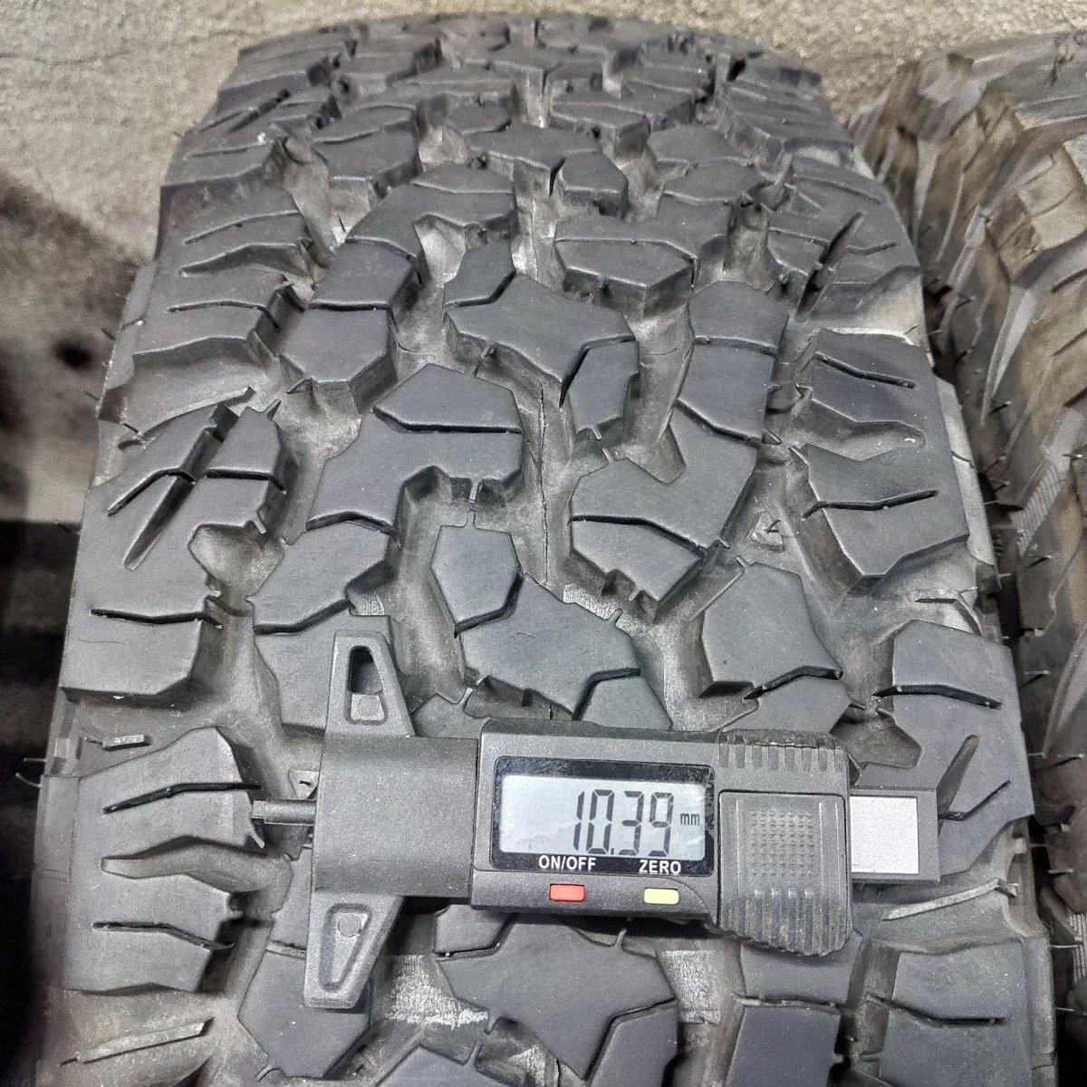 J5T9567■LT 215/75R15 BF Goodrich All-Terrain T/A 社外 6J 6H +35 PCD139.7 ハブ108㎜ バリ溝 夏★条件付送料無料★マッドタイヤ_画像7