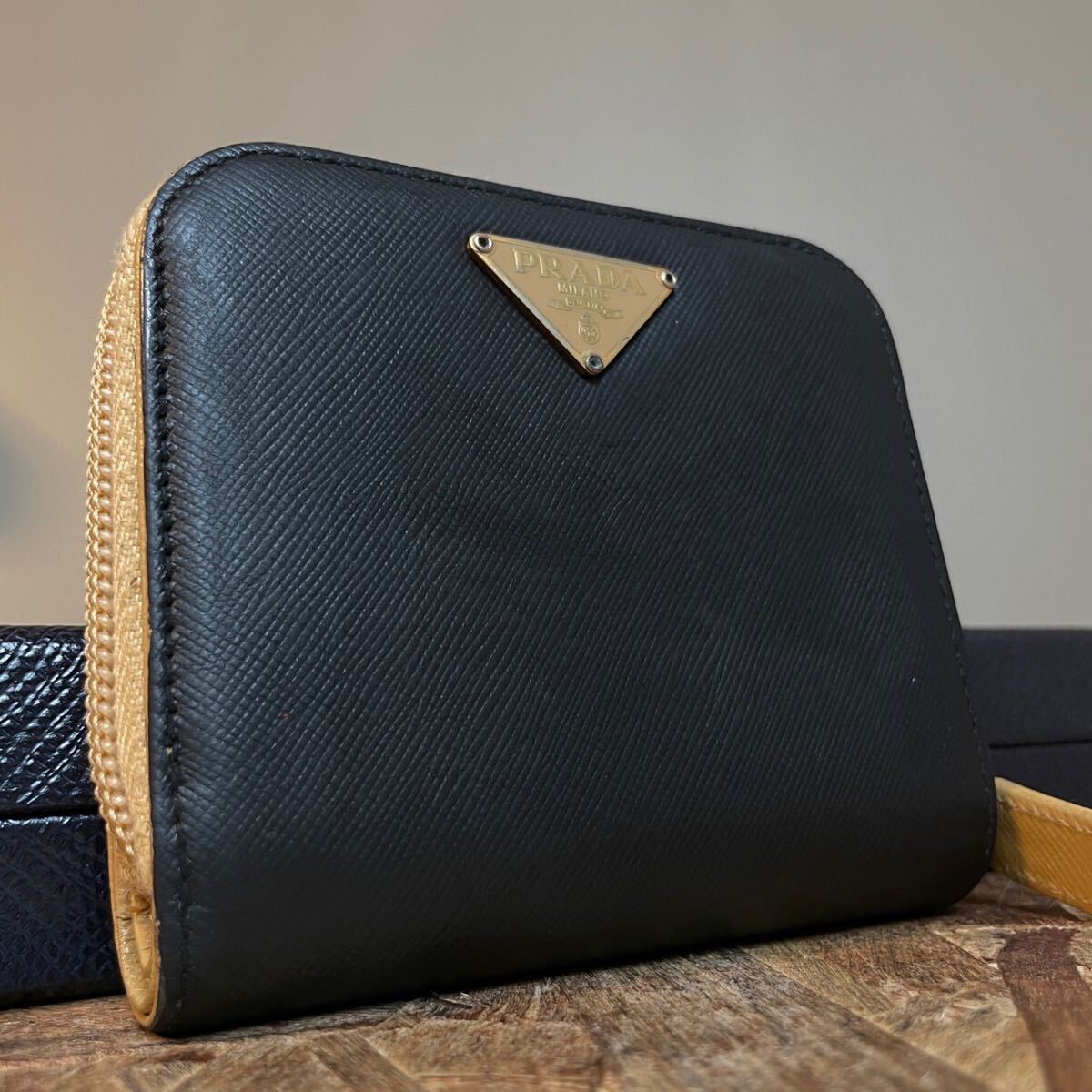 1円 PRADA 美品 プラダ ラウンドファスナー 長財布 男女 サフィアーノ 