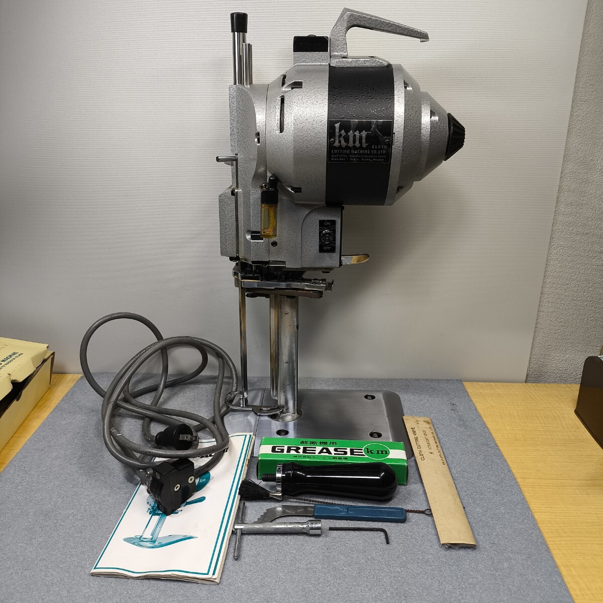 KM Mack 裁断機 KS-AUⅢ 中古 現状品 菅S115