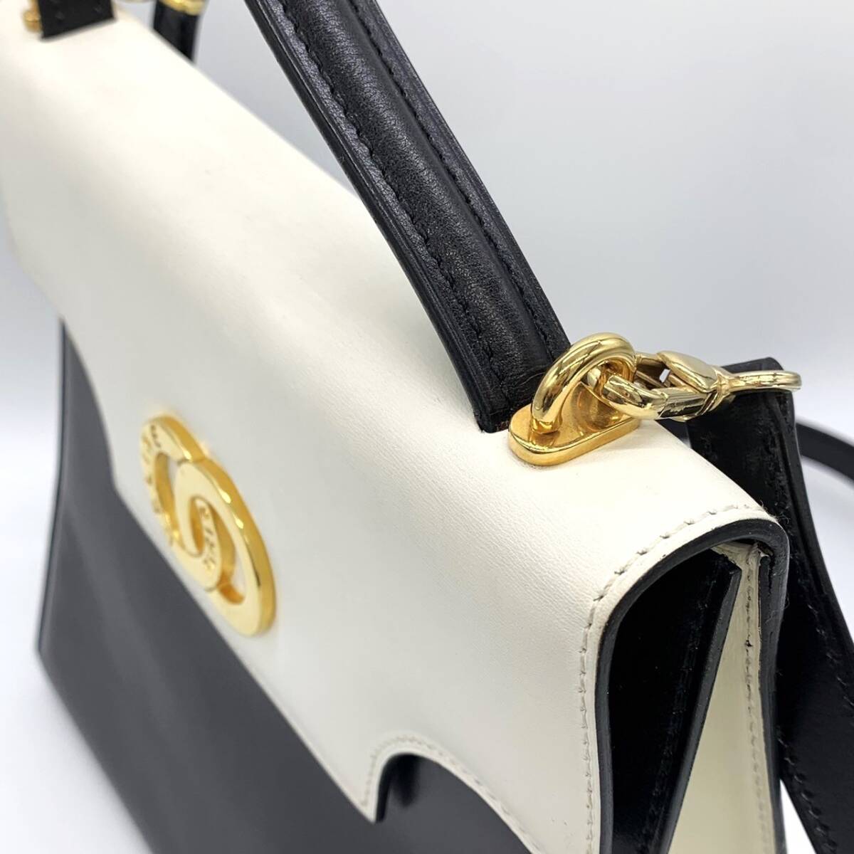 CELINE Celine 2WAY ручная сумочка сумка на плечо Circle Logo кожа bai цвет белый × черный женский мода 