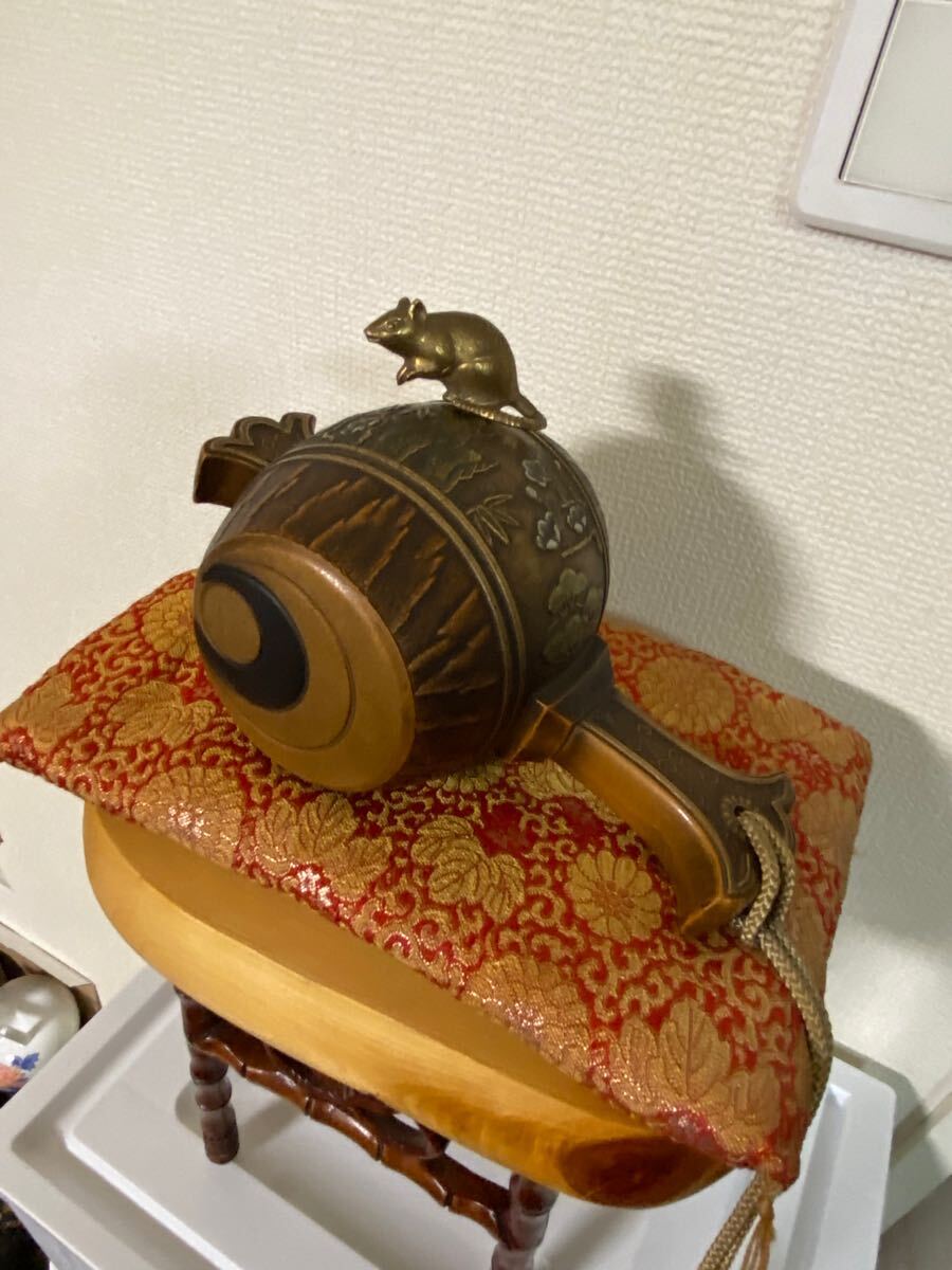 ☆打ち出の小槌 小槌乗りネズミ ☆ 置物インテリア 縁起物 ☆打ち出の小槌 小槌乗りネズミ ☆ 置物インテリア 縁起物