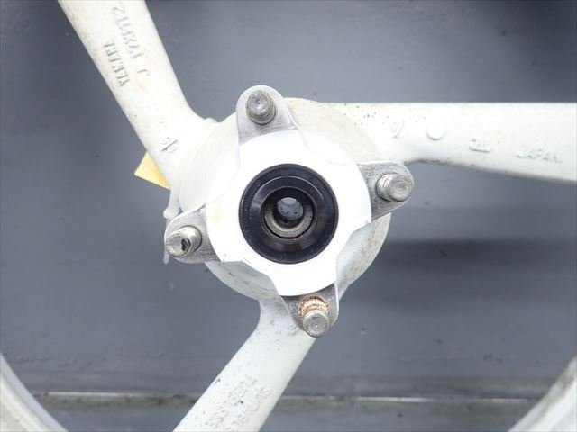 β241021-5 Yamaha TZR50 3TU (H2 год ) распроданный! редкий! заднее колесо Тряска, колебание нет обод удар . нет шина требуется замена .