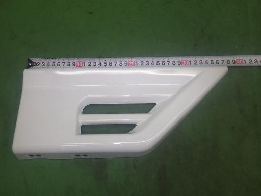  deco truck QZ056028 Fighter original step skirt extension white 