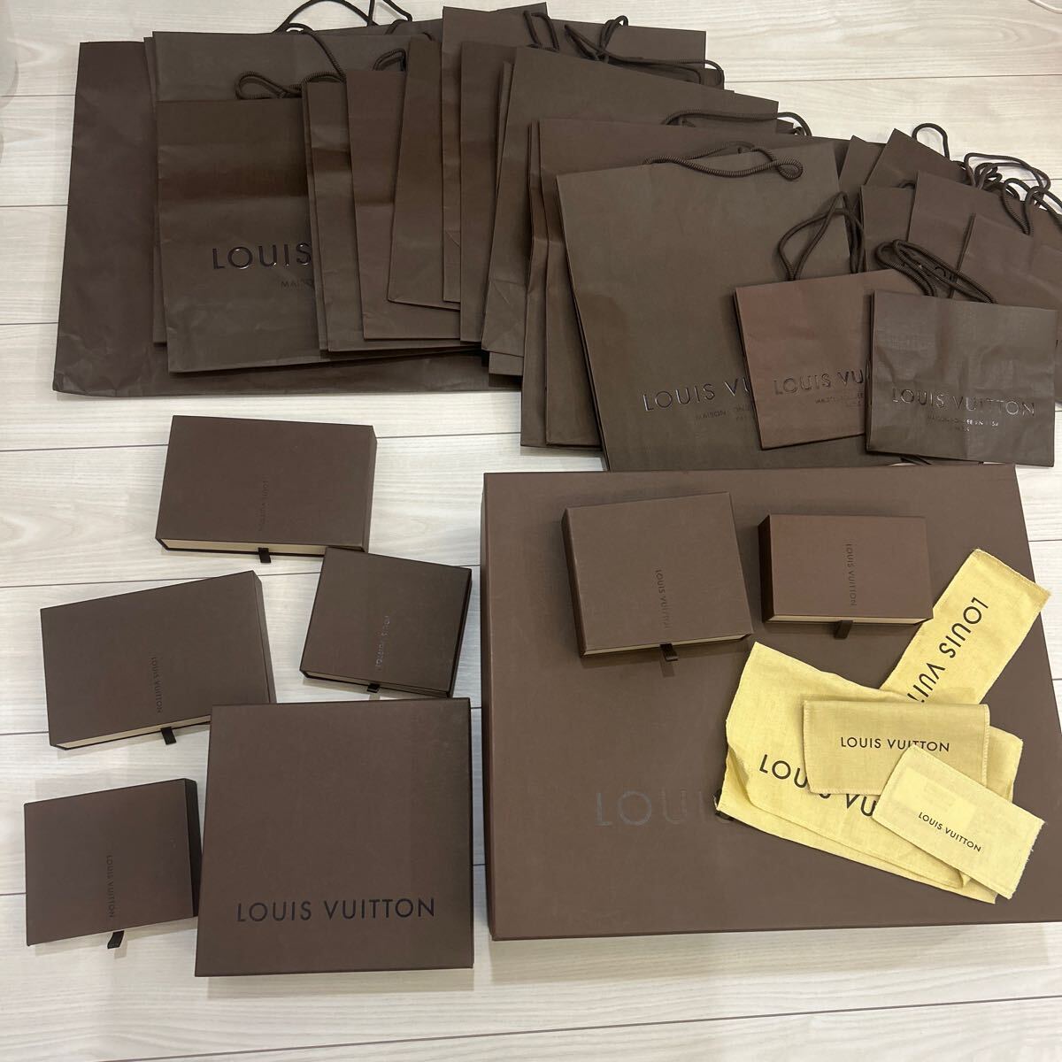 ルイヴィトン 紙袋 空箱 ルイヴィトン 空箱 紙袋 大量 まとめ LOUIS VUITTON ショッパー