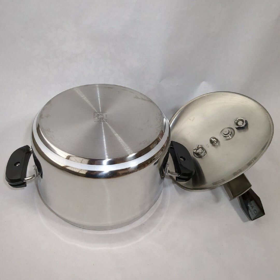 未使用品 ラゴスティーナ圧力鍋 90シリーズ 容量5L IH対応 未使用品 ラゴスティーナ圧力鍋 90シリーズ 容量5L IH対応