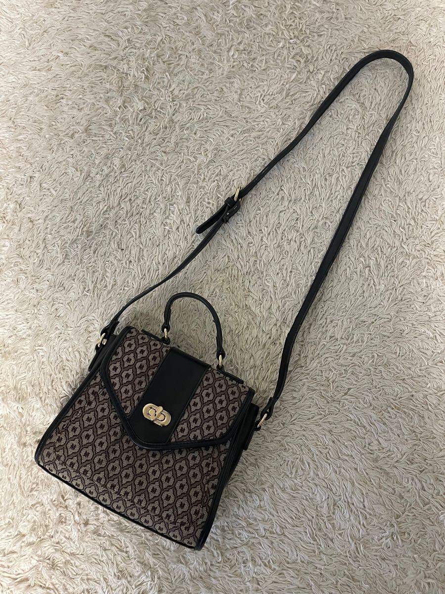 マウジー　MOUSSY　ショルダーバック　幾何学模様