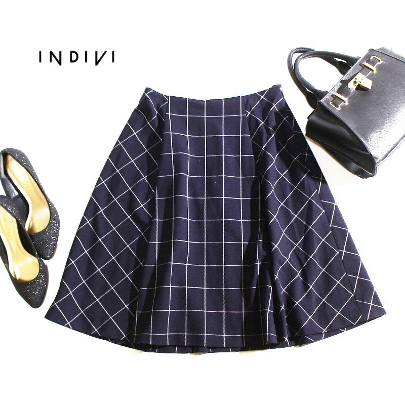 美品 インディヴィ INDIVI 株) ワールド 秋 冬 春 格子柄 ストレッチ ジャージ― Aライン フレアスカート 7号 36 ネイビー 紺 ホワイト 白
