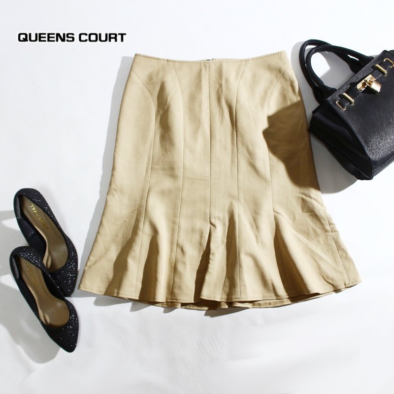 美品 クイーンズコート QUEENS COURT 秋 冬 春 ポリエステル 膝下丈 フレアスカート 9号 2 ベージュ 通勤 オフィス コンサバ 綺麗め