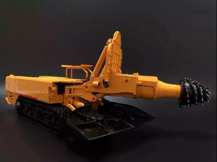 送料無料★SANY EBZ318H 岩石トンネル掘進機 1:35 合金 モデル