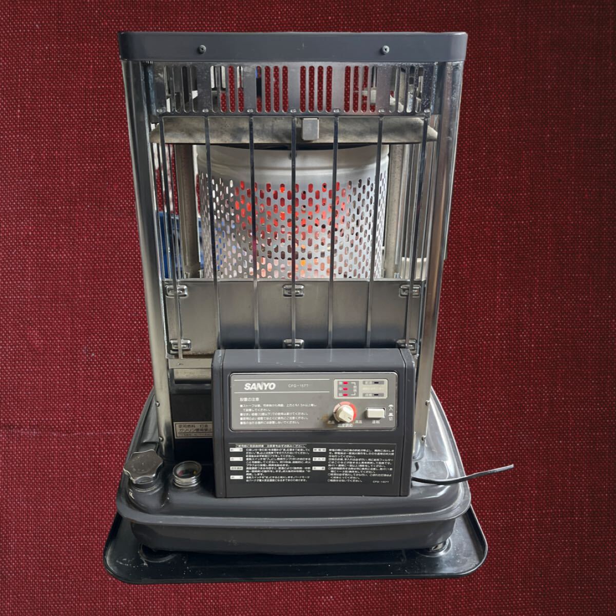 （中古品）SANYO 灯油ストーブ CFG-157T 強制通気形開放式 ブルーバーナー。_画像2