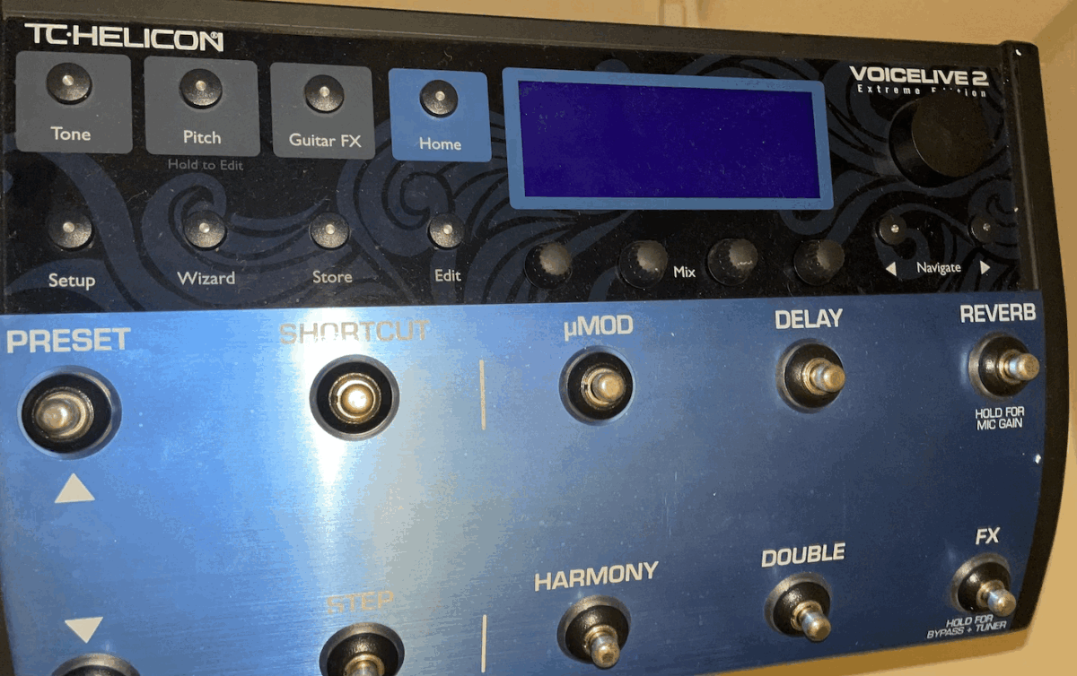 TC-HELICON VOICELIVE play 青