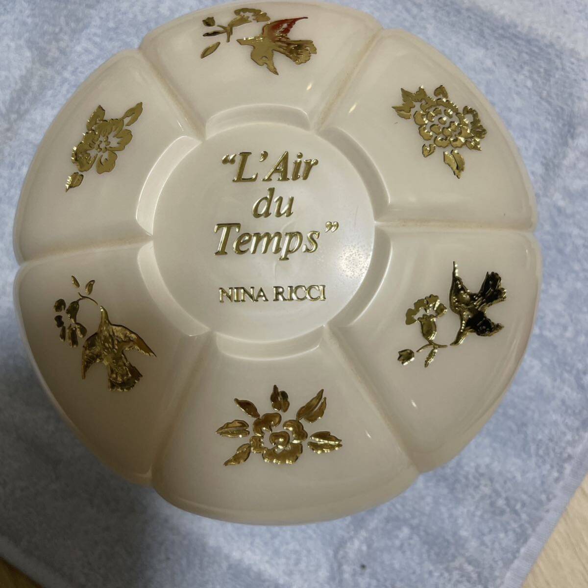 NINA RICCI パウダーパヒューム 200g