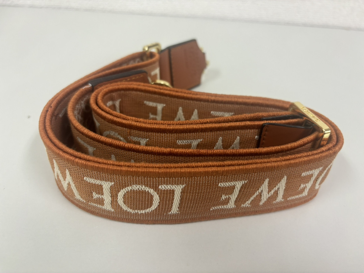 ロエベ ショルダーストラップのみ　中古　美品　箱番：R