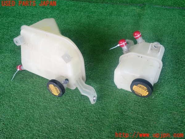 2UPJ-97642410]プリウスα(ZVW40W)ラジエータータンク 中古