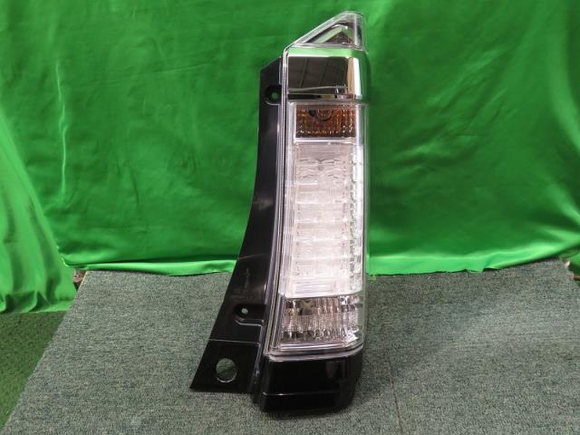 Ｎ－ＢＯＸ DBA-JF1 右テールランプ D106