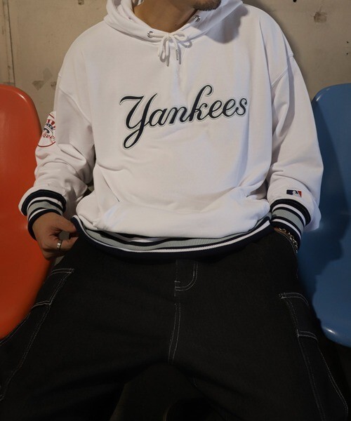 【新品・送料込】MLB ヤンキース プルオーバー パーカー XLサイズ._画像3