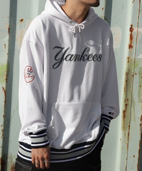 【新品・送料込】MLB ヤンキース プルオーバー パーカー XLサイズ._画像4