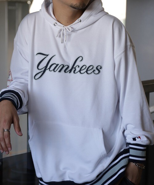 【新品・送料込】MLB ヤンキース プルオーバー パーカー XLサイズ._画像6