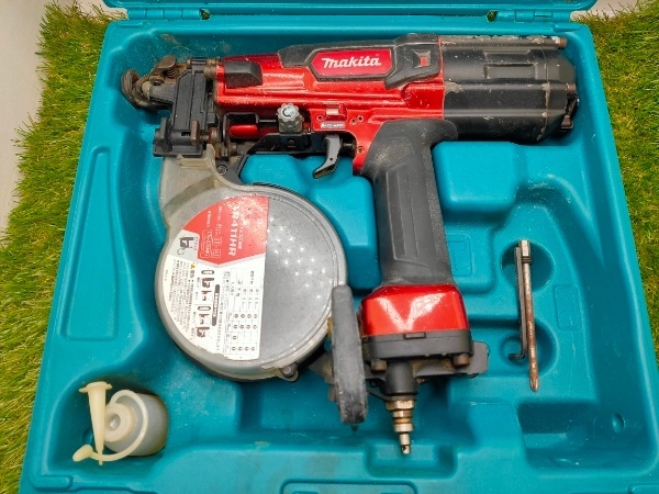 5780円 ☆マキタ 高圧エアビス打ち機 赤 41mm AR411HR ケース 5780円 ☆マキタ 高圧エアビス打ち機 赤 41mm AR411HR ケース