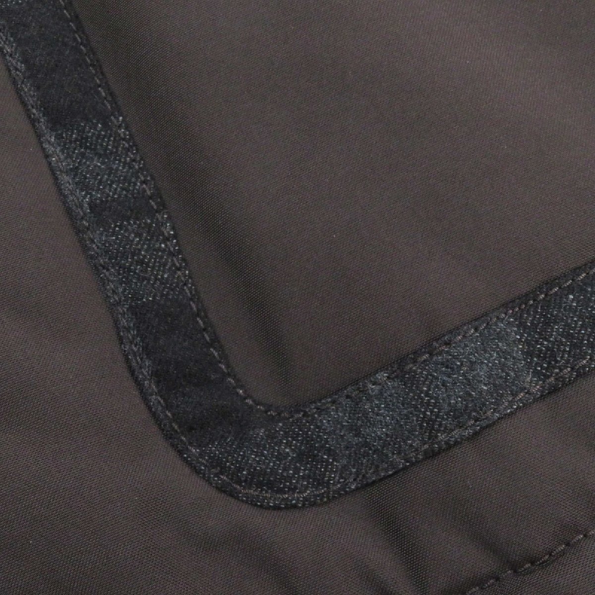  прекрасный товар ^Salvatore Ferragamo Salvatore Ferragamo проверка отделка Logo кнопка * с капюшоном с хлопком жакет пальто темно-коричневый 48