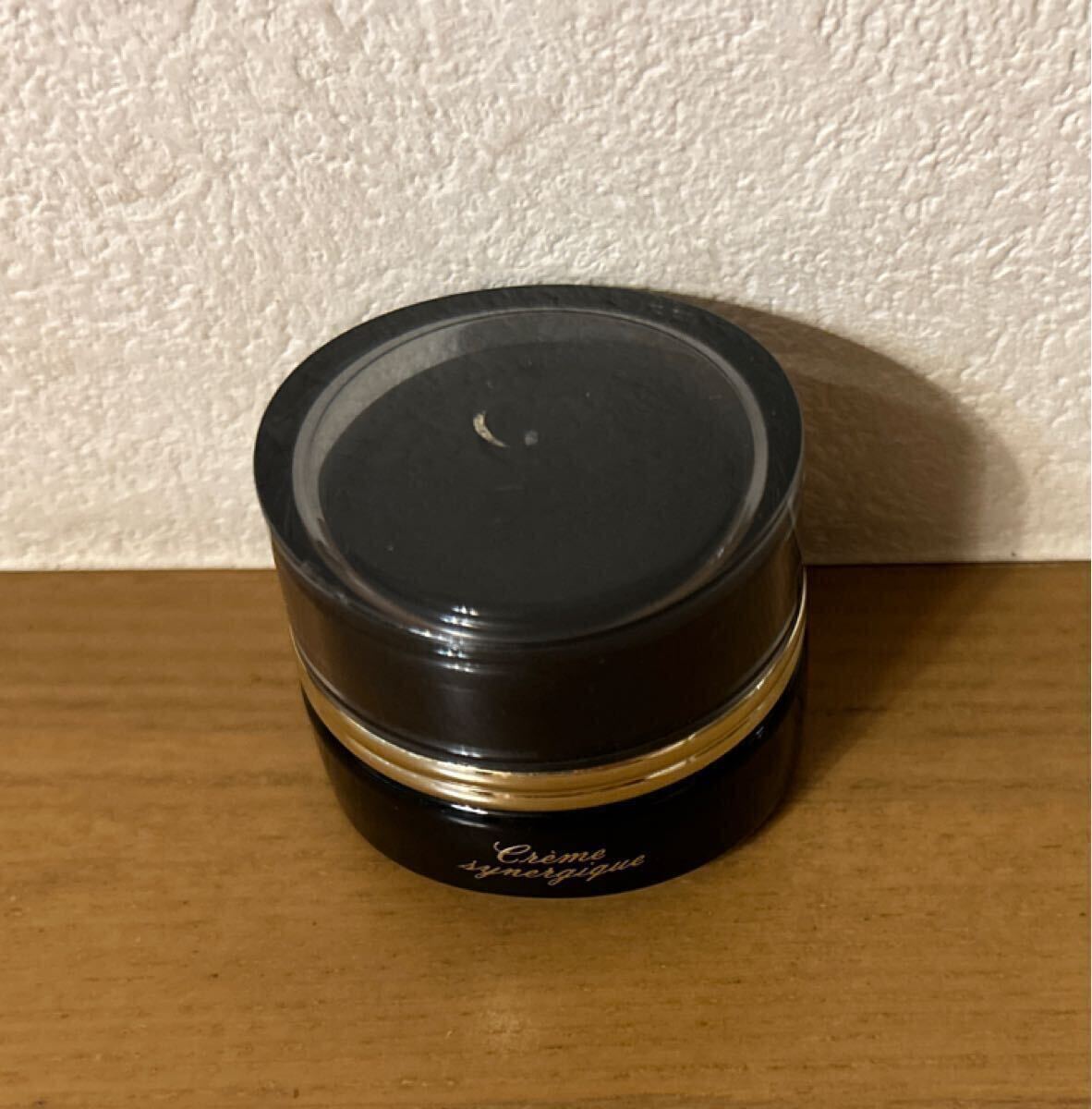 クレドポーボーテ クレームシネルジック クリーム 5g 未使用 クレドポーボーテ クレームシネルジック クリーム 5g 未使用