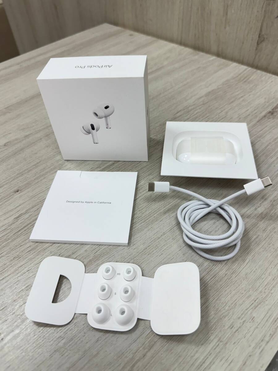 ほぼ未使用】Apple AirPods Pro 第2世代 イヤホンのみ ほぼ未使用】Apple AirPods Pro 第2世代 イヤホンのみ
