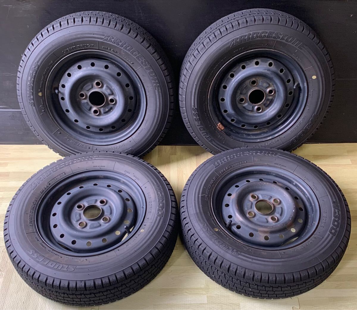 145/80r12 Bridgestone W300 2023年　4本　 スタッドレスタイヤ　 スチールホイール　 4穴　PCD:100 12x4J 