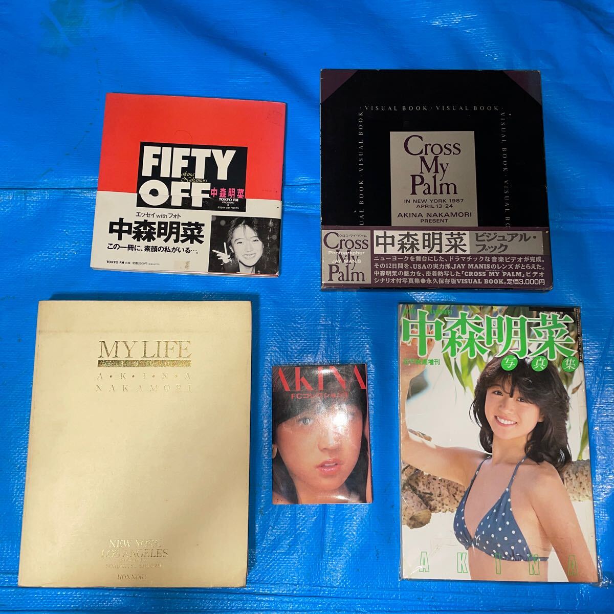 【冬バーゲン★特別送料無料!】 中森明菜 会報 グッズ 写真集 ポスター VHS カセット 中森明菜