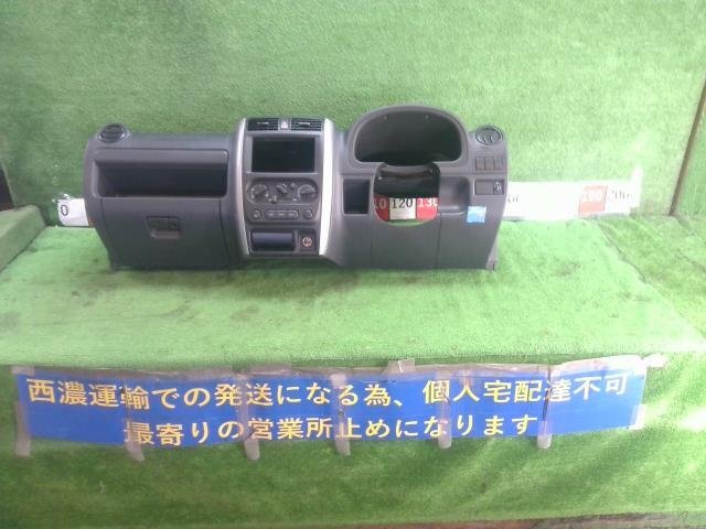 スズキ ジムニー XG 10型 JB23W インパネ ダッシュボード スイッチ類付 グローブBOX付 傷・汚れ有り ★個人宅配送不可★