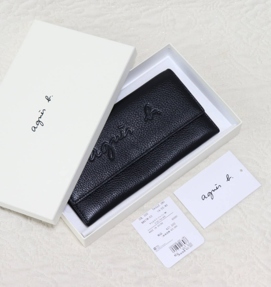 新品箱付き【agnes b アニエスベー】希少モデル ロゴエンボス 新品箱付き【agnes b アニエスベー】希少モデル ロゴエンボス