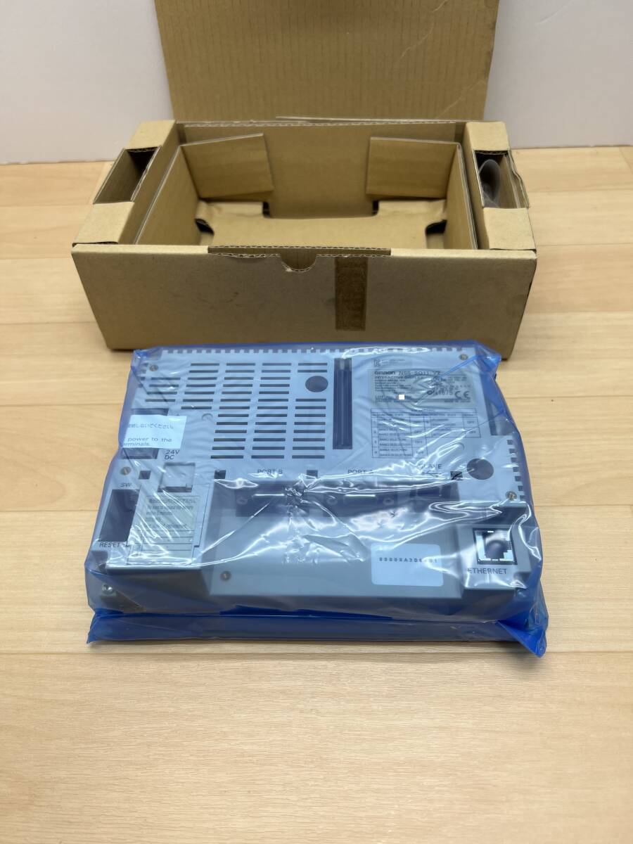 NS5-SQ11-V2 未使用 OMRON タッチパネル 管理番号 42M1-31 NS5-SQ11-V2 未使用 OMRON タッチパネル 管理番号 42M1-31