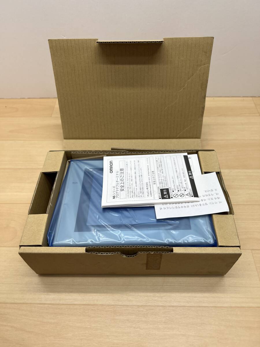 NS5-SQ11-V2 未使用 OMRON タッチパネル 管理番号 42M1-31 NS5-SQ11-V2 未使用 OMRON タッチパネル 管理番号 42M1-31