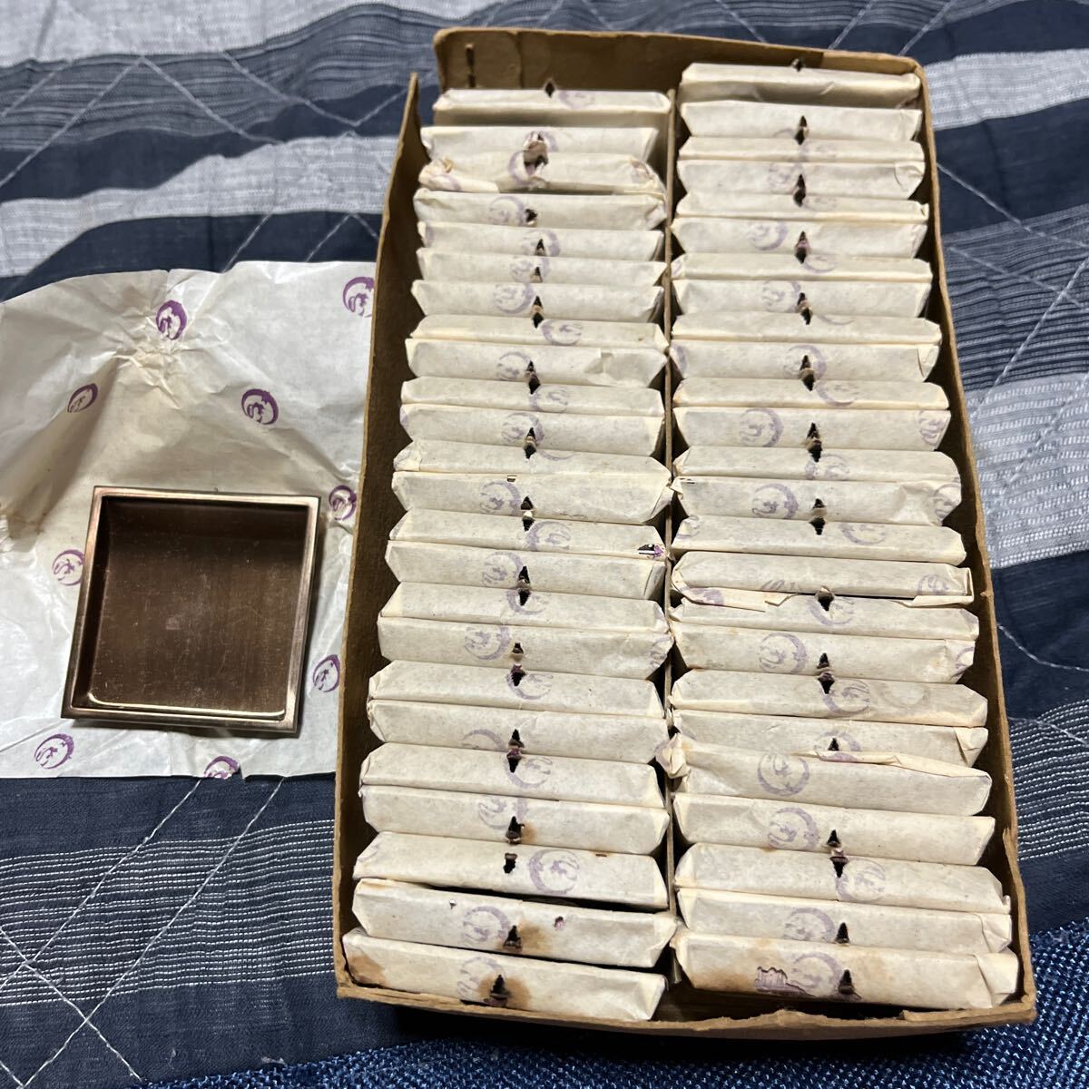 50個 襖引手★四角取っ手 引戸 襖 引き手 取っ手★メタリック 光沢 カーキ 新品★昭和レトロ 金属製 建具 建築材料 内装 ふすま インテリア