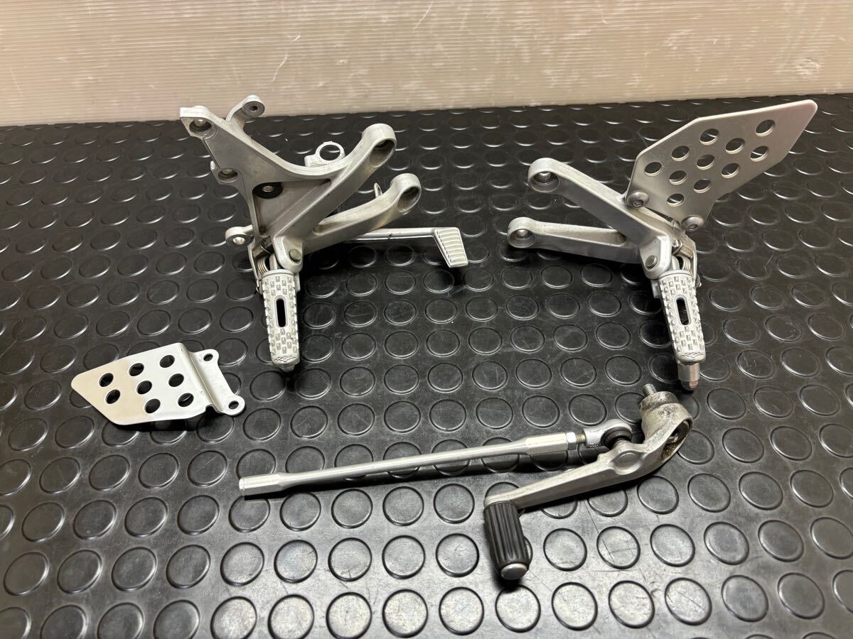 CBR600RR PC40 HONDA 純正　フロントステップ メインステップ ペグ ペダル MFJ-M-L 111 / MFJ-M-R 110 R-1 
