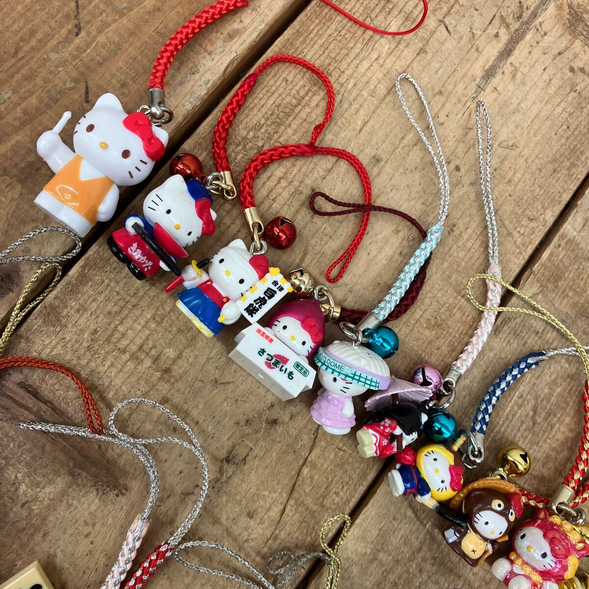 高級感 ☆中古品☆ キティちゃん ご当地 ストラップ まとめて まとめ売り 大量 ハローキティ ご当地キティ【他商品と同梱歓迎】 ハローキティ ストラップ
