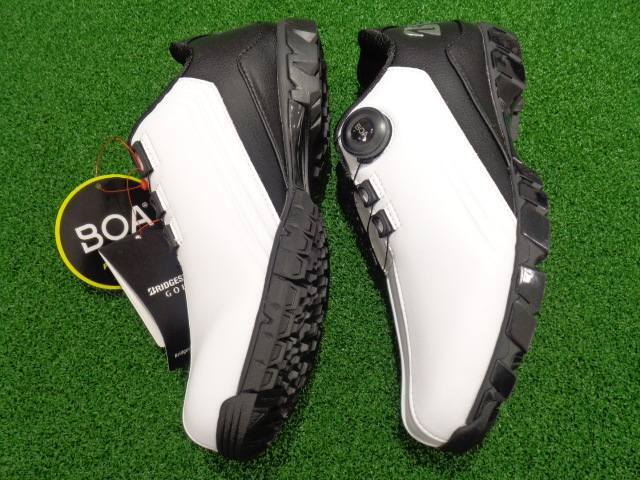 GK栄三越■ 687 【新品】ブリヂストン◆23 バイターワイド◆シューズ◆24.5cm◆SHG380◆ホワイト×ブラック◆スパイクレス◆人気◆おすす??