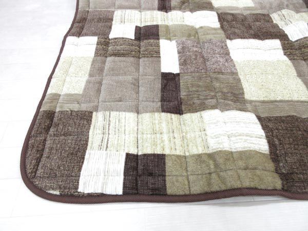 送料300円(税込)■eq095■保温あったかキルトラグ キャッスル 185×185cm ブラウン系【シンオク】