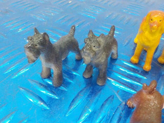 TIN●〇（２）犬　フィギュア　16匹　ミニ　わんぱくフレンドドッグ　6-10/14（か）_画像2