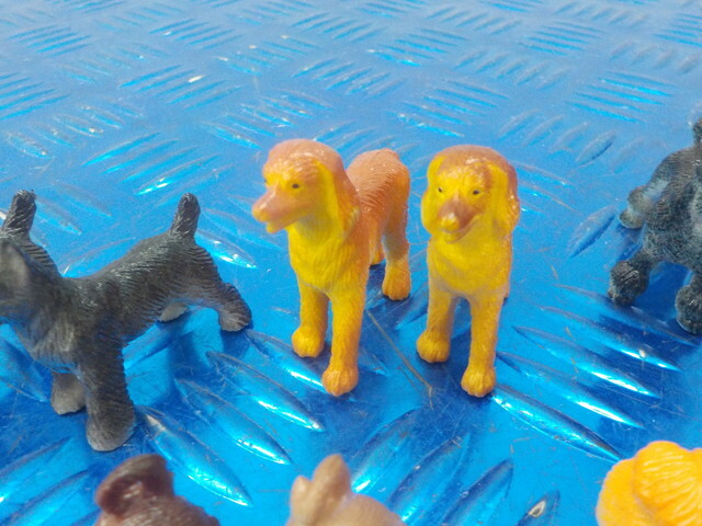 TIN●〇（２）犬　フィギュア　16匹　ミニ　わんぱくフレンドドッグ　6-10/14（か）_画像3