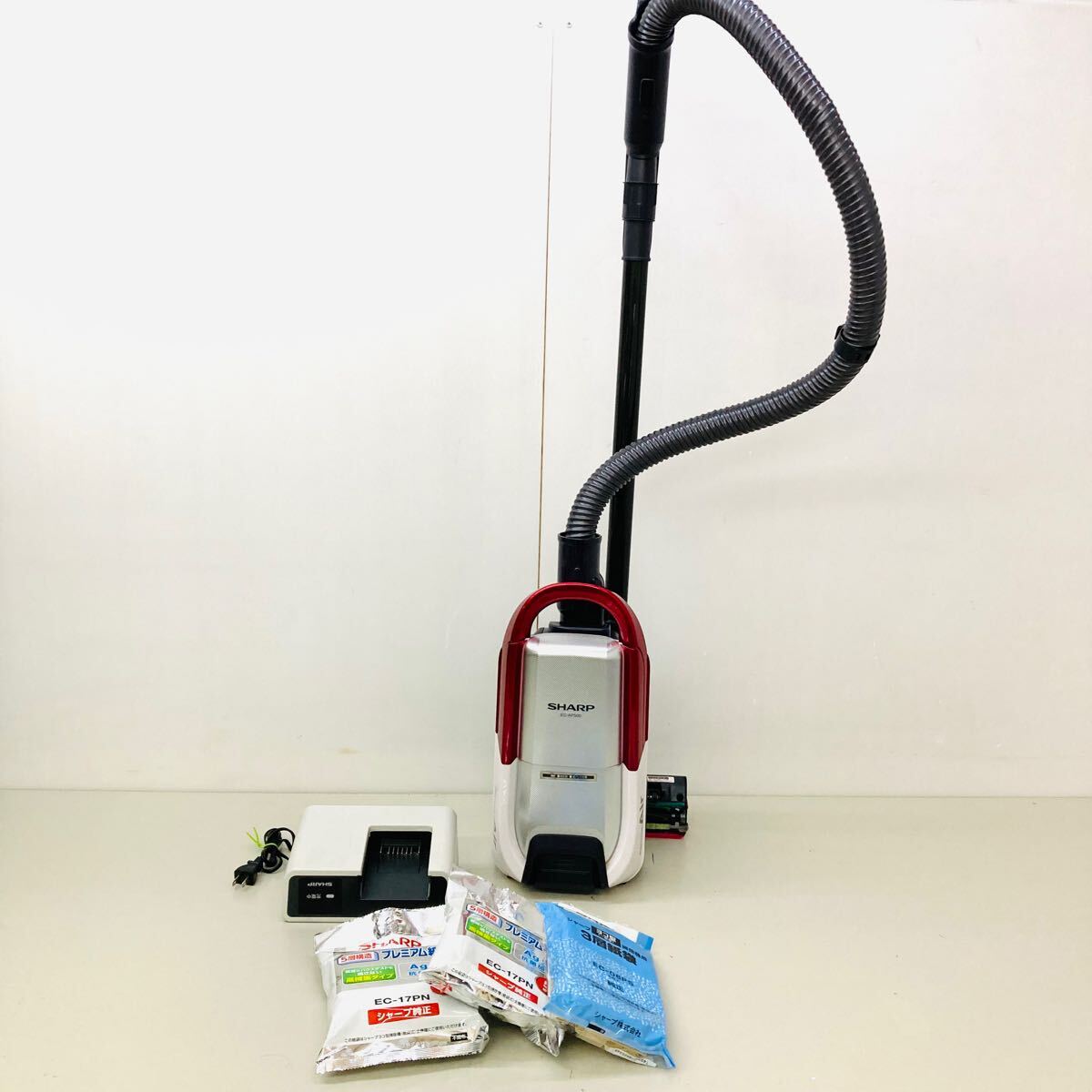 SHARP RACTIVE Air コードレス掃除機 ジャンク品 SHARP RACTIVE Air コードレス掃除機 ジャンク品